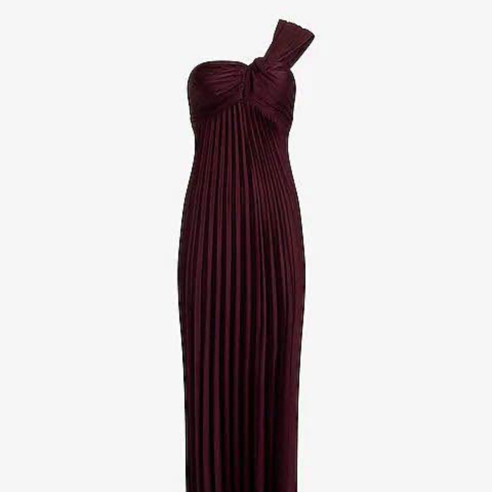 Express burgundy Shoulder Gown for Weddings